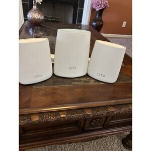 NETGEAR Orbi Lot of 3 - RBR40 Router + 2 RBS20 Satellite Home Mesh WiFi Tri-Band
